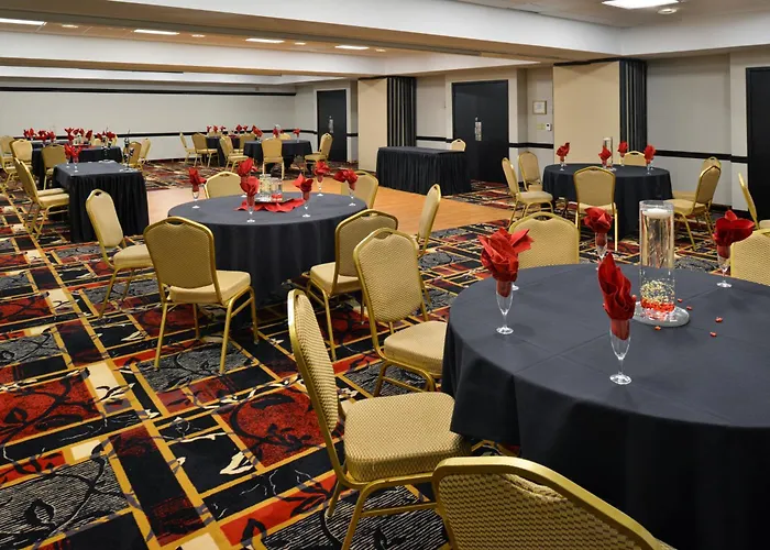 Hawthorne & Conference Center 3* Winston-Salem
