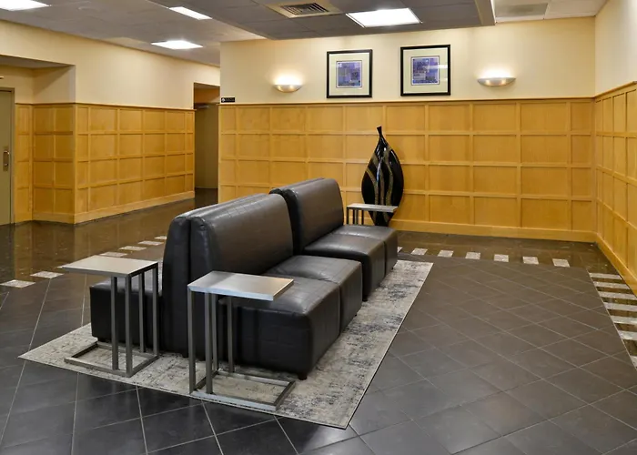 Hawthorne & Conference Center Hotel 3*