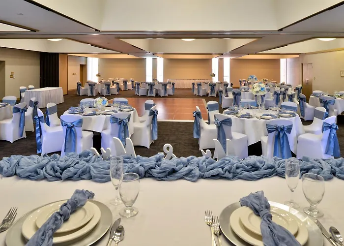 Hotel Hawthorne & Conference Center