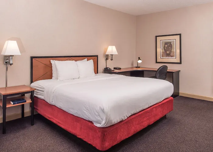 Hotel Hawthorne & Conference Center 3*