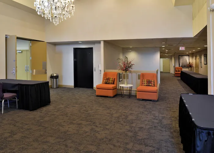 Hawthorne & Conference Center 3*