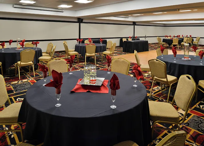 Hawthorne & Conference Center 3*