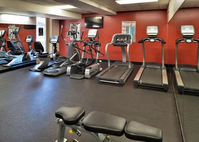 Hawthorne & Conference Center 3*